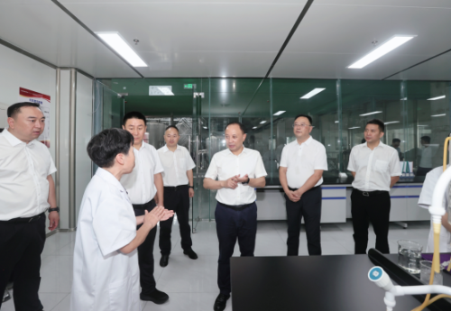 何樹平調(diào)研廣元經(jīng)開區(qū) 以新材料技術(shù)開發(fā)服務(wù)驅(qū)動產(chǎn)業(yè)升級新引擎